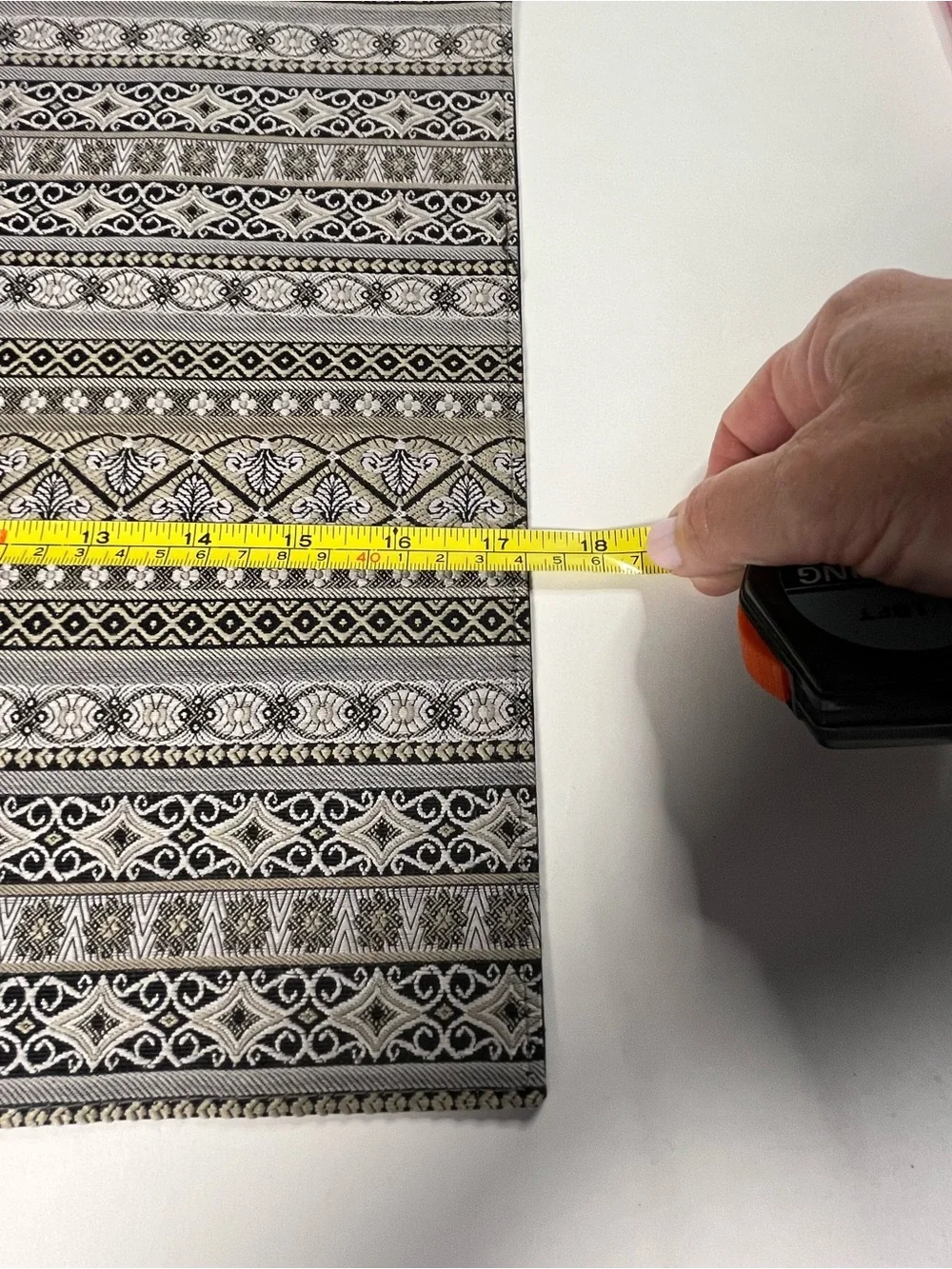 6 gorgeous placemats from crate & barrel. I may have used them once, tags r on.